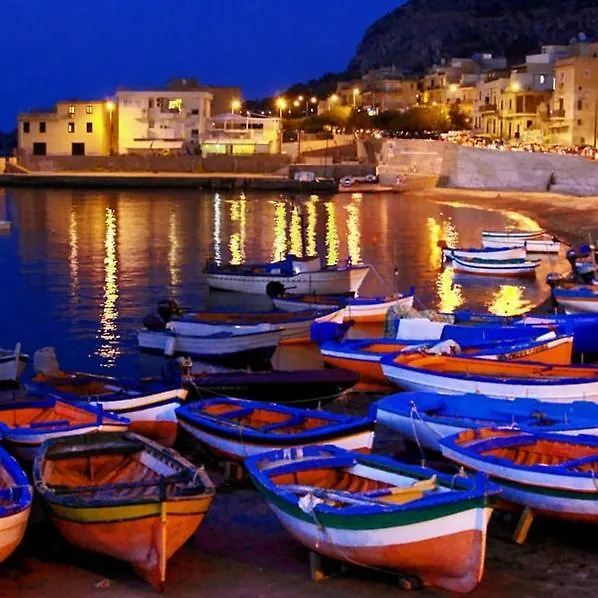 Sea Room Aspra B&B Bagheria 0*,  Italy